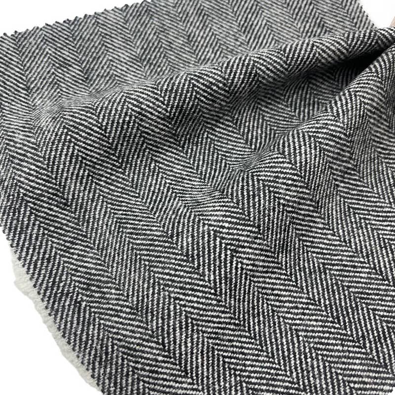 Classical Wool/Polyester Herringbone Black White Jacquard Soft Touching Woven Fabrics for Clothing ZZH24020